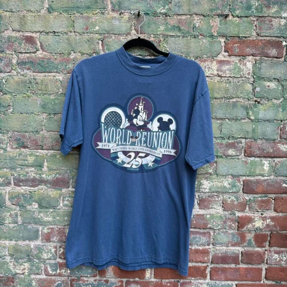 Vintage 1996 Disney T Size Medium Crewneck‎ World Reunion Disneyworld Mickey Inc